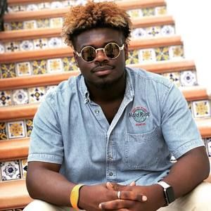 Meet your Posher, Nicholas